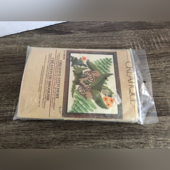 Vtg NOS Creatique Creative Stitchery Kit Mushroom Design - Picture 5 of 11